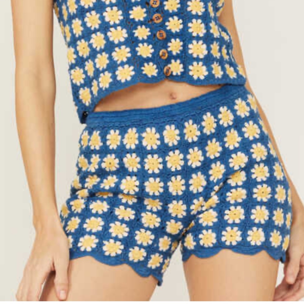 Sadie & Sage blue yellow Retro Granny Square Crochet knit Shorts elastic boho L